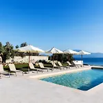 Seaside Village Politiká
