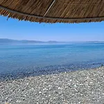 Seaside Village Politiká