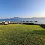 Seaside Village * Politiká